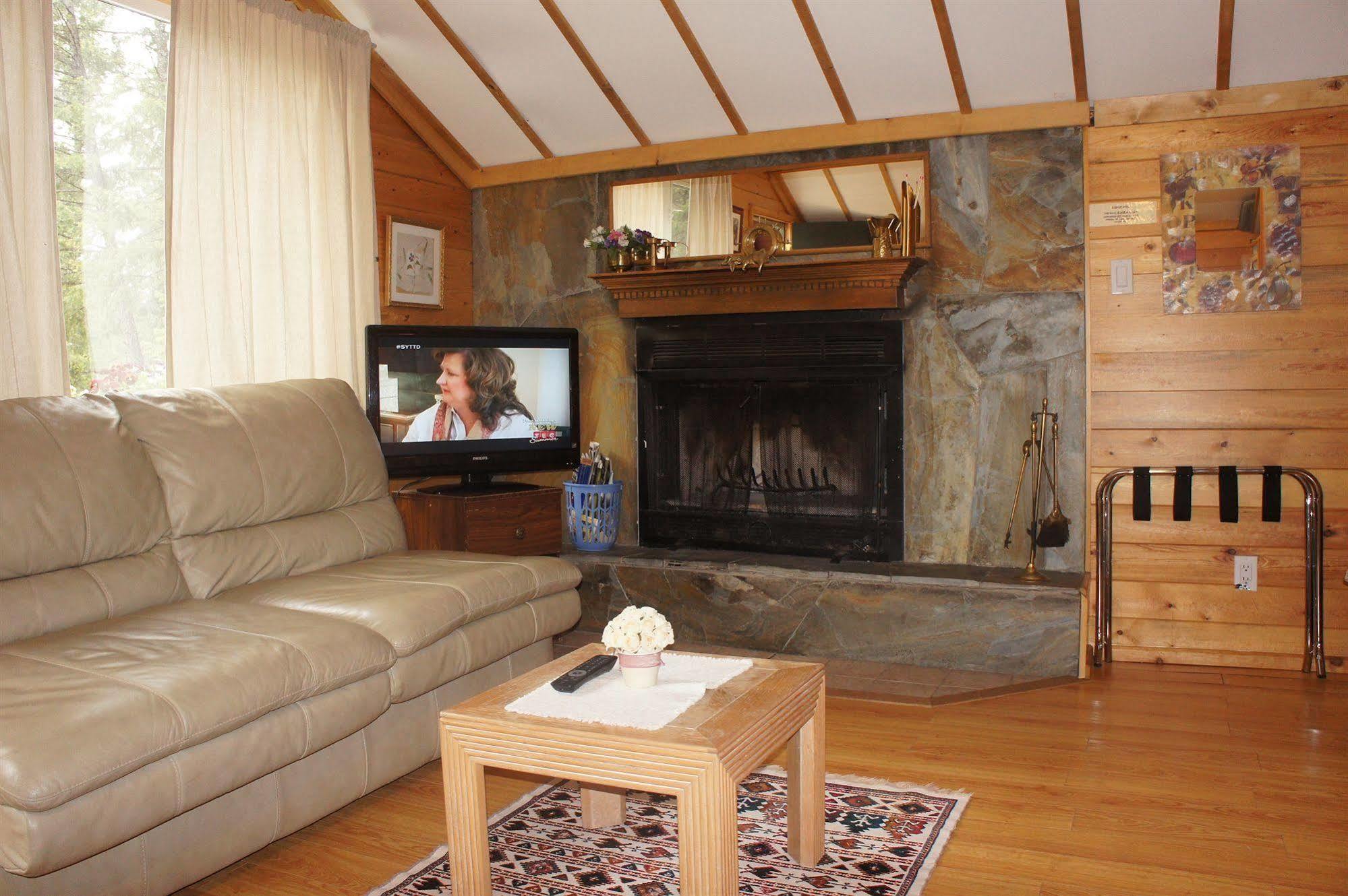 Fairmont Mountain Bungalows Fairmont Hot Springs Εξωτερικό φωτογραφία