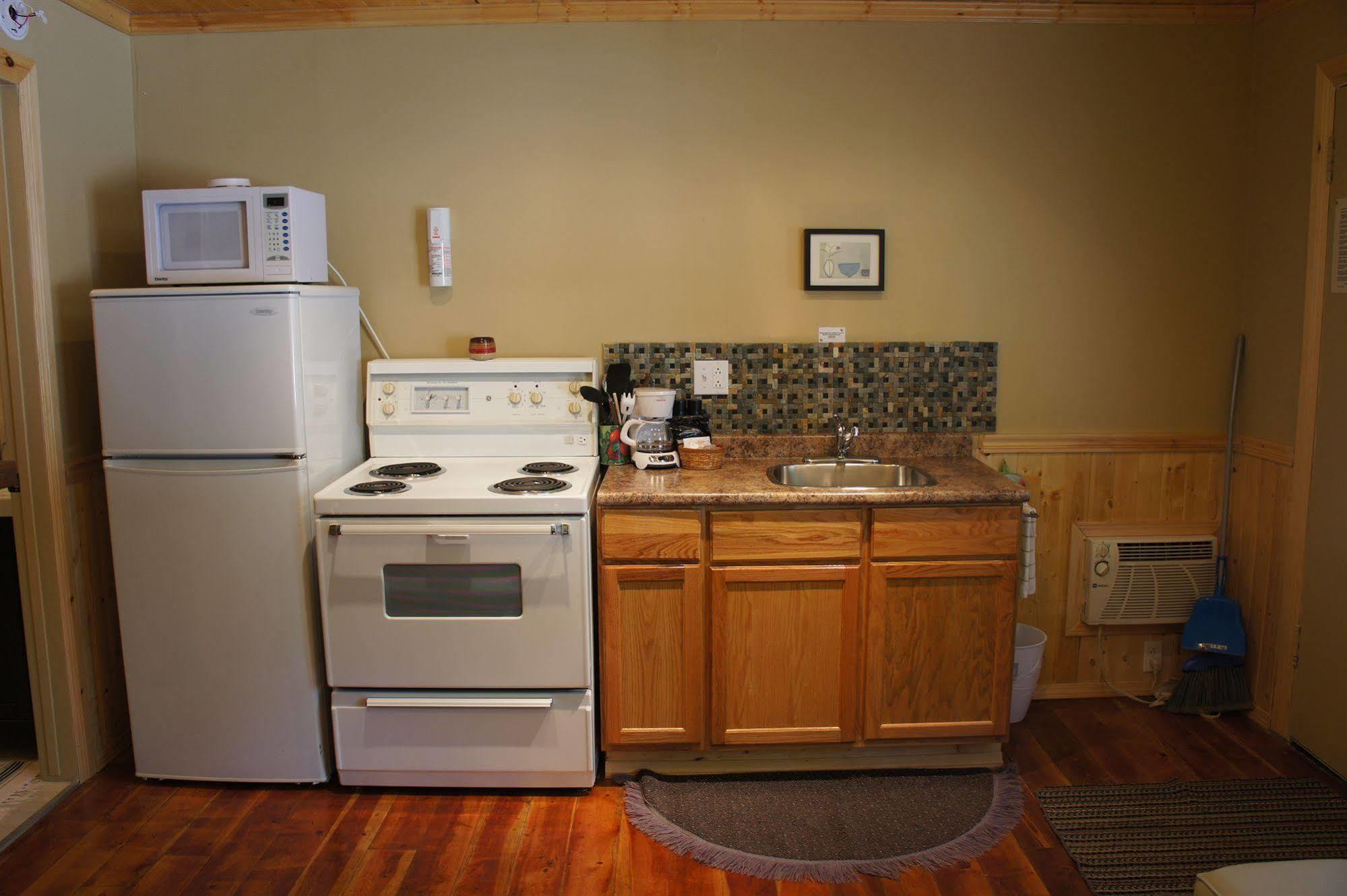 Fairmont Mountain Bungalows Fairmont Hot Springs Εξωτερικό φωτογραφία